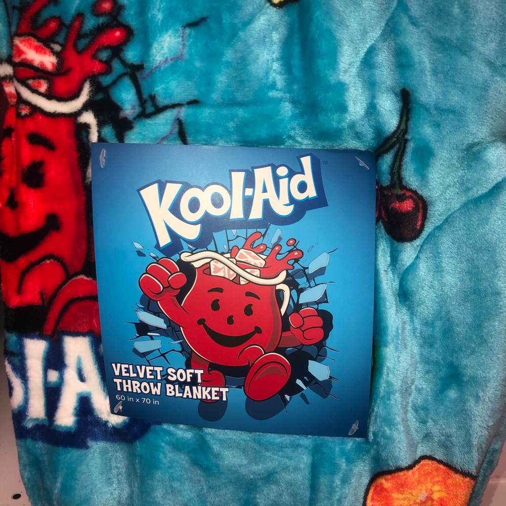 💙❤️ Kool-Aid Velvet Soft Throw Blanket - Blue & Red